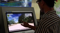 Di sini juga tersedia layar digital yang menampilkan informasi tempat wisata di Berau dan sekitarnya seperti Pulau Maratua, Derawan, dan lainnya.