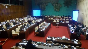 Malam-malam, Menhub Jonan Bahas Anggaran dengan DPR