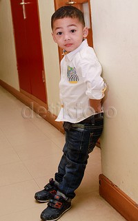 Kecil-kecil Kellen gaya banget di depan kamera. Gemes! Pool/Gus Mun/detikFoto.