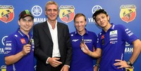 Mobil tersebut diserahkan oleh Head Operations Abarth, Paolo Gagliardo kepada CEO Yamaha Motor Racing, Lin Jarvis di markas Abarth di Turin, Italia. Pool/dok Abarth.