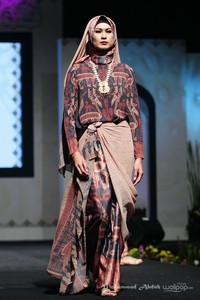 Itang Yunasz. Indonesia Internasional Islamic Fashion & Products 2015 Ethnic Urbanovative at Jakarta Convention Center. Jakarta. [Foto: Mohammad Abduh/Wolipop]