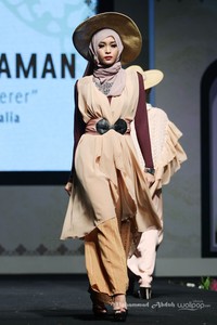 Amalina Aman Gypsy Wanderer from Australia. Indonesia Internasional Islamic Fashion & Products 2015 Ethnic Urbanovative at Jakarta Convention Center. Jakarta. [Foto: Mohammad Abduh/Wolipop]
