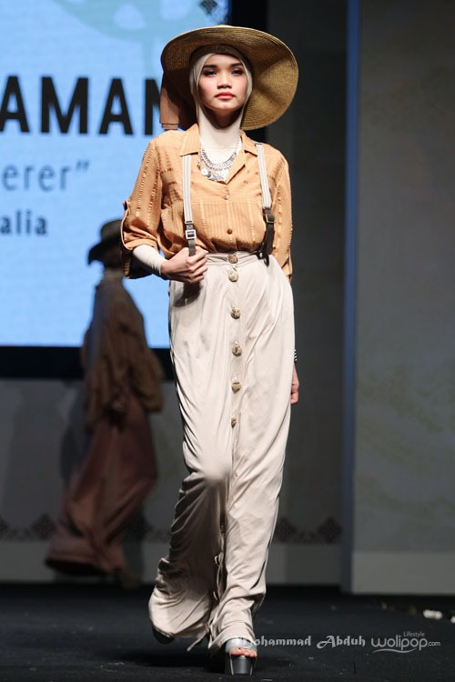 Amalina Aman Gypsy Wanderer from Australia. Indonesia Internasional Islamic Fashion & Products 2015 Ethnic Urbanovative at Jakarta Convention Center. Jakarta. [Foto: Mohammad Abduh/Wolipop]