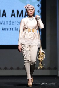 Amalina Aman Gypsy Wanderer from Australia. Indonesia Internasional Islamic Fashion & Products 2015 Ethnic Urbanovative at Jakarta Convention Center. Jakarta. [Foto: Mohammad Abduh/Wolipop]