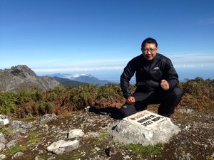 Pak Dosen Inspiratif, Sang Pendaki Seven Summit Indonesia