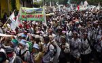 Puluhan Ribu Guru Honorer Demo di DPR