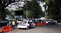 Dua mobil Patwal disiagakan di Jalan Asia Afrika.