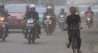 Pengendara pun harus berhati-hati.
