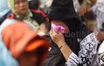 Wajah Lelah Bapak Ibu Guru Usia Berdemo
