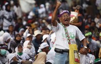 Sebelumnya, 20 ribu guru honorer berunjuk rasa di depan Gedung DPR/MPR RI, Senayan, Jakarta Pusat.