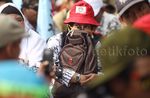 Wajah Lelah Bapak Ibu Guru Usia Berdemo