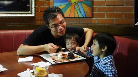 Moms Time Out, Saatnya Para Suami yang Urus Anak