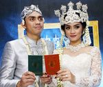 Tubuh Lentur Jennifer Bachdim, Raffi dan Nagita Jualan Mi