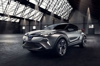 Untuk desain, Toyota tetap berpegangan pada bahasa desain Keen Look and Under Priority untuk menciptakan desain yang tegas dengan grille yang lebih rendah. Istimewa/Toyota.