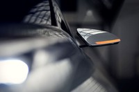 Spion, C-HR akan menggunakan platform Toyota New Global Architecture. Dengan arsitektur ini, mobil yang keluar dari pabrik akan memiliki sasis yang kaku, memiliki stabilitas bagus dan nyaman.Istimewa/Toyota.