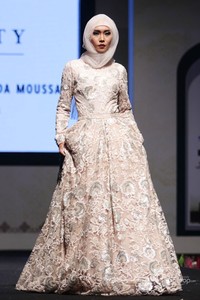 INTEGRITY Boutique by Hanadi Chehab & Howayda Moussa from Australia. Indonesia Internasional Islamic Fashion & Products 2015 Ethnic Urbanovative at Jakarta Convention Center. Jakarta. [Foto: Mohammad Abduh/Wolipop]