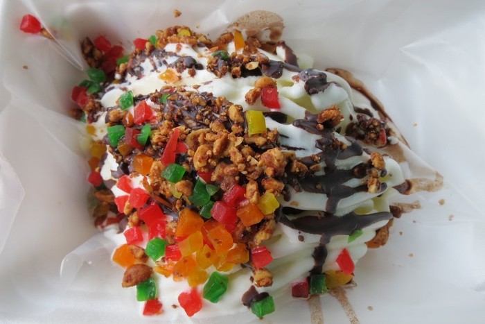 Siang-siang Panas di Jakarta, Enaknya Makan Es Krim Ragusa