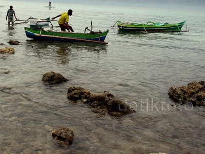 Keindahan Pesona Alam Pantai Mali NTT