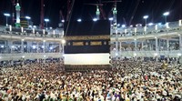 Jemaah haji memadati Masjidil Haram.