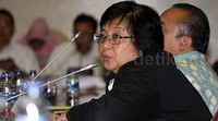 Siti menjawab pertanyaan-pertanyaan anggota Komisi IV DPR. Pool/Lamhot Aritonang/detikFoto.