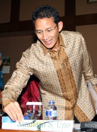 Meski masih dalam status 'bakal cagub', Sandi sudah mengemukakan hal-hal yang perlu dibenahi di Jakarta. Pertama, yakni masalah infrastruktur. Kedua, DKI perlu memajukan usaha mikro, kecil, dan menengah. Lamhot Aritonang/detikFoto.