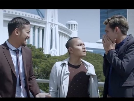 Ketika 3 Cowok Playboy Dikutuk jadi Melambai