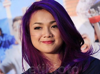 Nirina Zubir Heran Diterpa Gosip Cerai