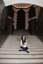 Hiii... Cassandra Lee Berpose di Lawang Sewu