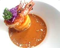 Inilah menu starter dari Chef Asep Ramdani yang keluar sebagai pemenang, yaitu Selada Pengantin yang bergaya a la fine dining.