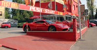 Tempat penyewaan mobil untuk test drive bagi masyarakat umum di Maranello.