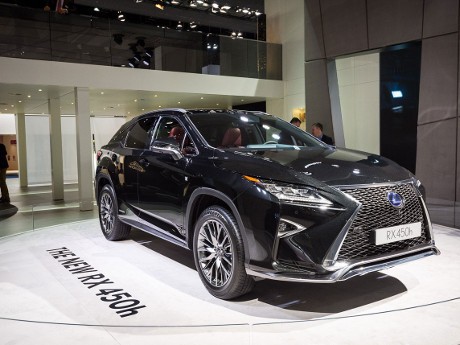 Lexus RX 450h Siap Guncang Persaingan Mobil SUV