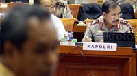 Jenderal Badrodin mendengarkan pertanyaan anggota Komisi III DPR. Pool/Lamhot Aritonang/detikFoto.