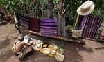 Mengunjungi Suku Kabola di Kampung Tradisional Monbang