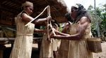Mengunjungi Suku Kabola di Kampung Tradisional Monbang