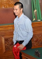 Eza Gionino Tebar Senyuman Usai Jalani Sidang Vonis