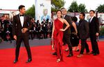 Tara Basro Merah Memesona di Venice Film Festival