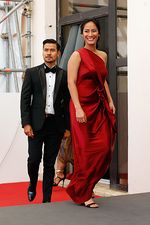 Penampilan Chicco Jerikho dan Tara Basro di Venice Film Festival