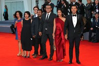     Suasana red carpet pemutaran perdana film 'A Copy Of My Mind' di Venice Film Festival, Sala Darsena, Venesia, Italia. Ernesto Ruscio/Getty Images/detikFoto.