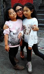 Vitalia Sesha dan 2 Putri Kesayangannya
