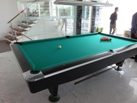 Tersedia meja billiard.
