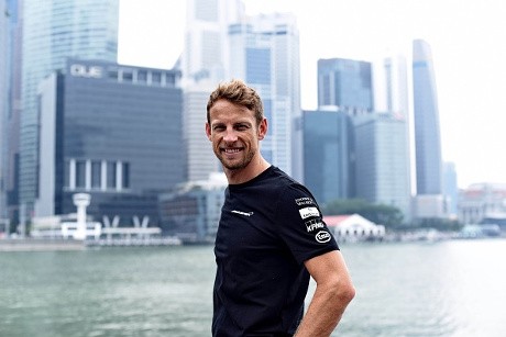 Jenson Button Bahas soal Kabut Asap