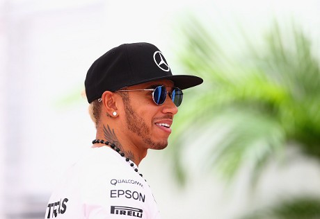 Hamilton Tak Tertekan untuk Samai Rekor Senna