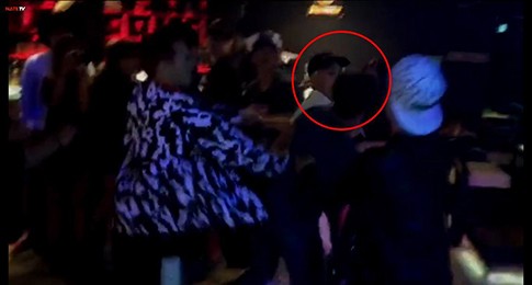 Waduh! Cowok Mirip Member Idola KPop Terekam Berkelahi di Klab Malam