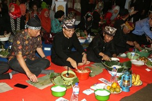 Tradisi Unik di Banyuwangi, Suguhan 3.000 Nasi Tumpeng & Pecel Pitik