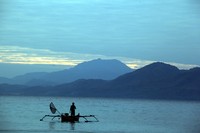 Pantai Mali terletak di Desa Kabola, Kecamatan Teluk Mutiara, Alor, NTT. Jaraknya sekitar 10 Km dari Kalabahi, pusat kota di Pulau Alor (Rengga/detikTravel)