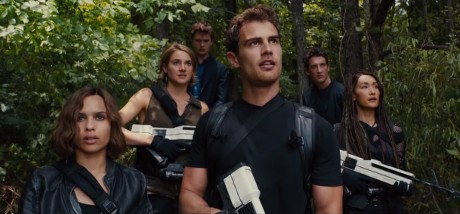 Pertarungan di Luar Tembok Besar The Divergent Series: Allegiant