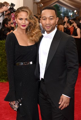 2 Tahun Menikah dengan John Legend, Istri Masih Sulit Punya Anak