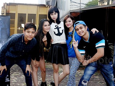 Keakraban Para Bintang Film Demona