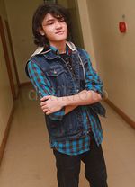 Rambut Acak-acakan, Shawn Adrian Tetap Ganteng
