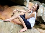 Pose Salshabilla Adriani di Air Terjun